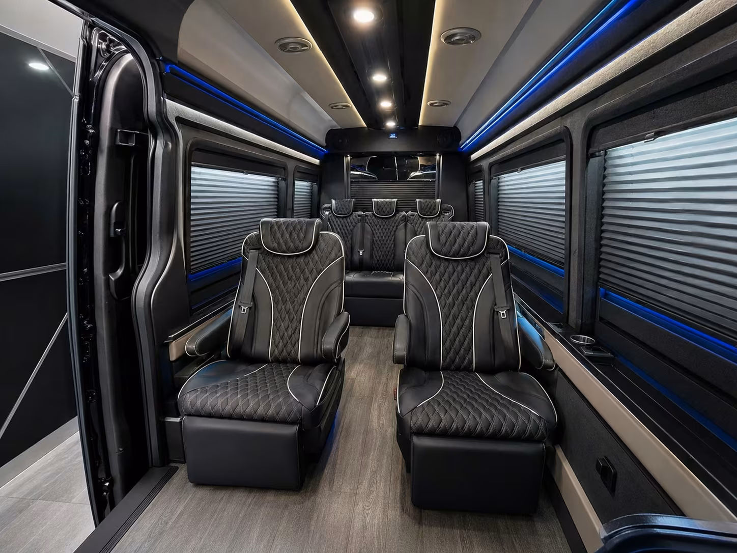 arlington hotel to airport bus rentals for groups